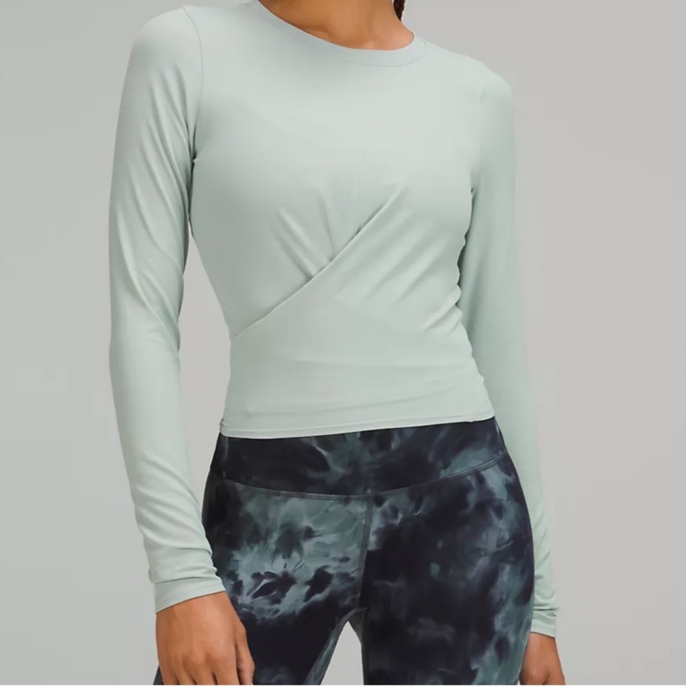 Lululemon long sleeve wrap top with thumb holes